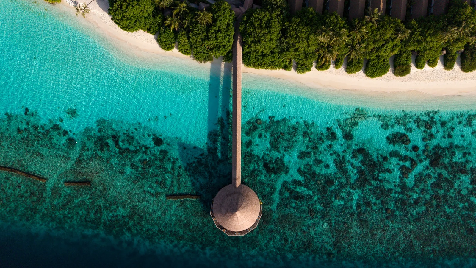 Aerial view of Dhiyavaru Bar and Restaurant at Reethi Faru Resort