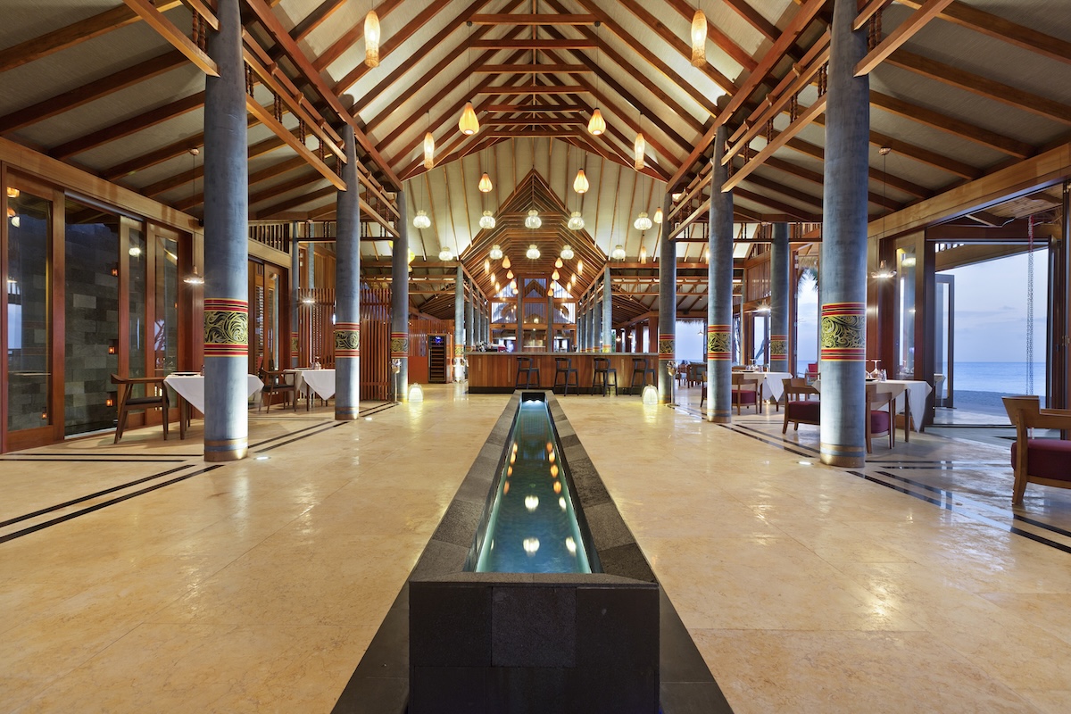 Raiyvilla restaurant at Furaveri Maldives