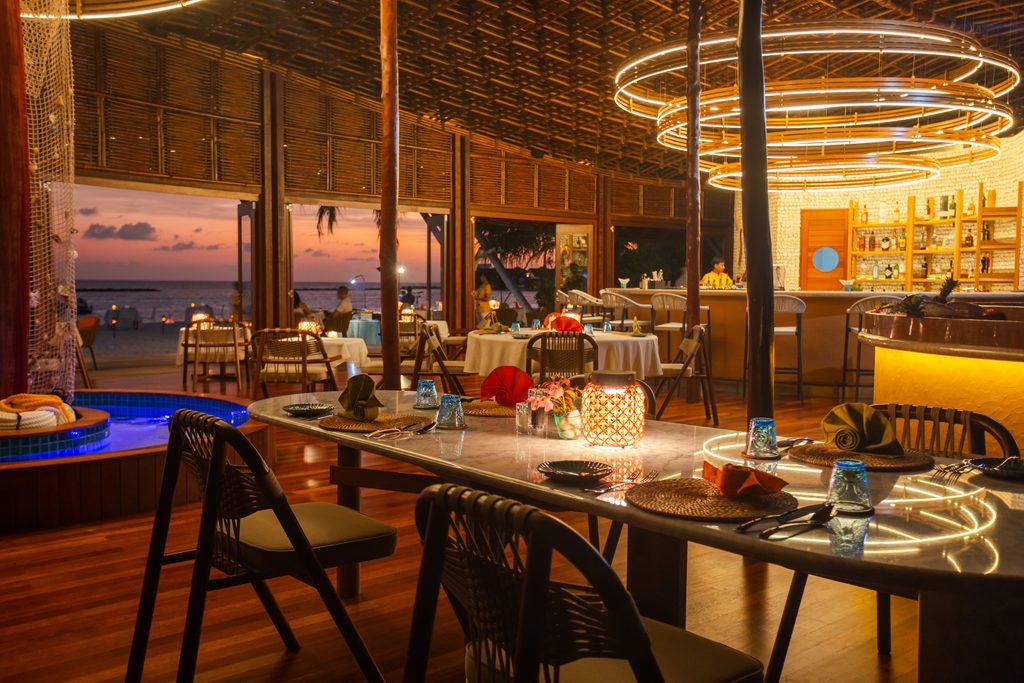 Aqua Restaurant & Bar at Furaveri Maldives