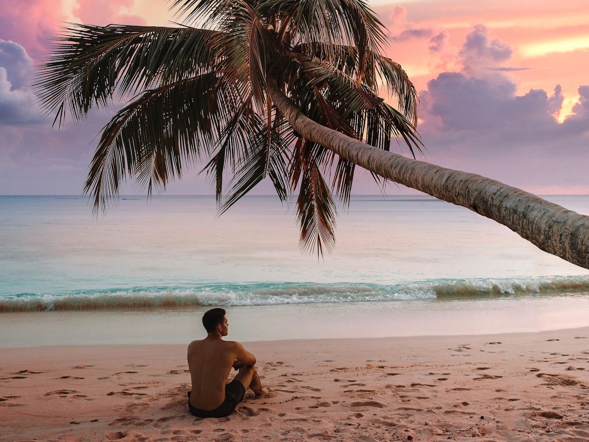 Reethi Faru beach at sunset