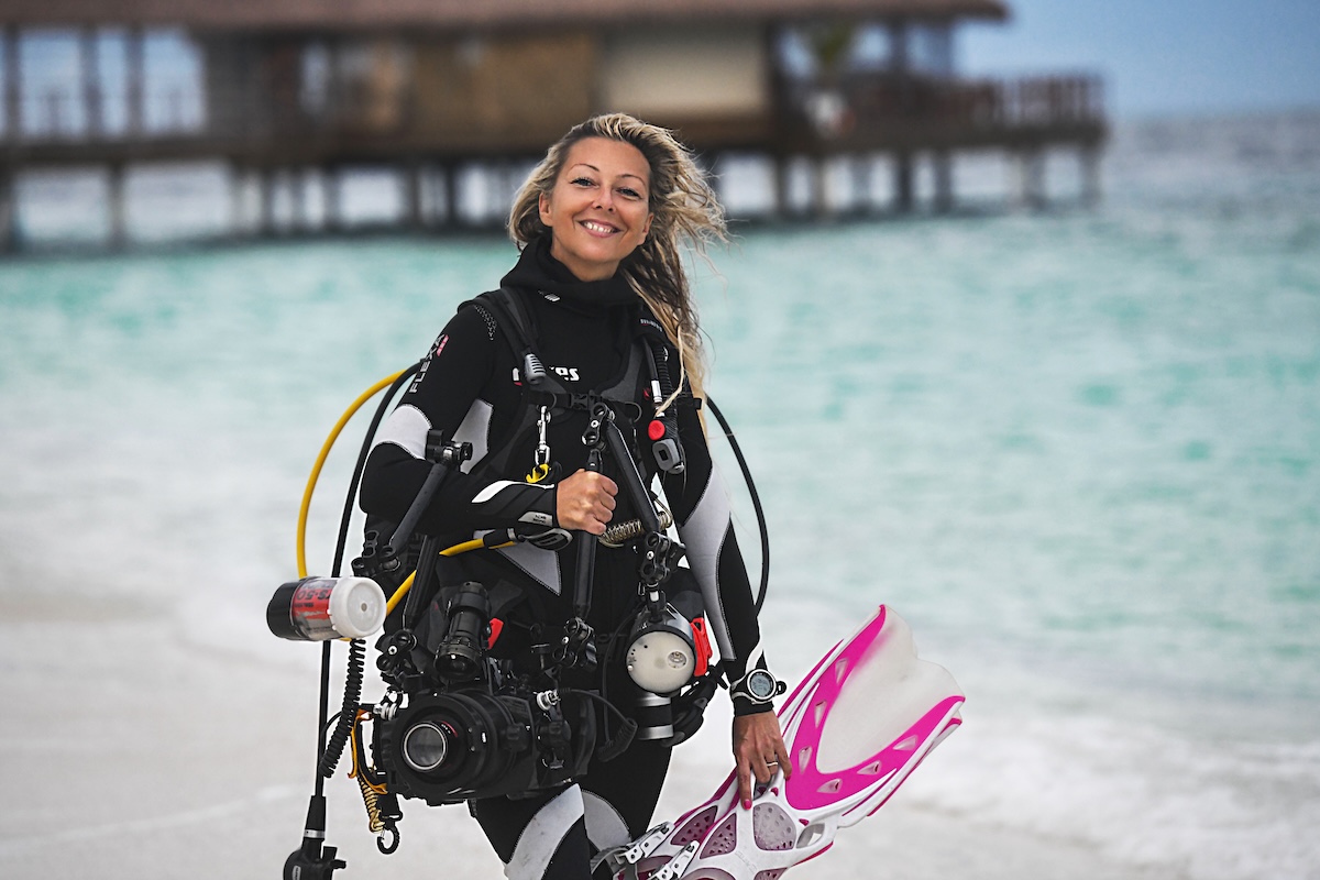 Diver preparing to explore with SeaXplorer