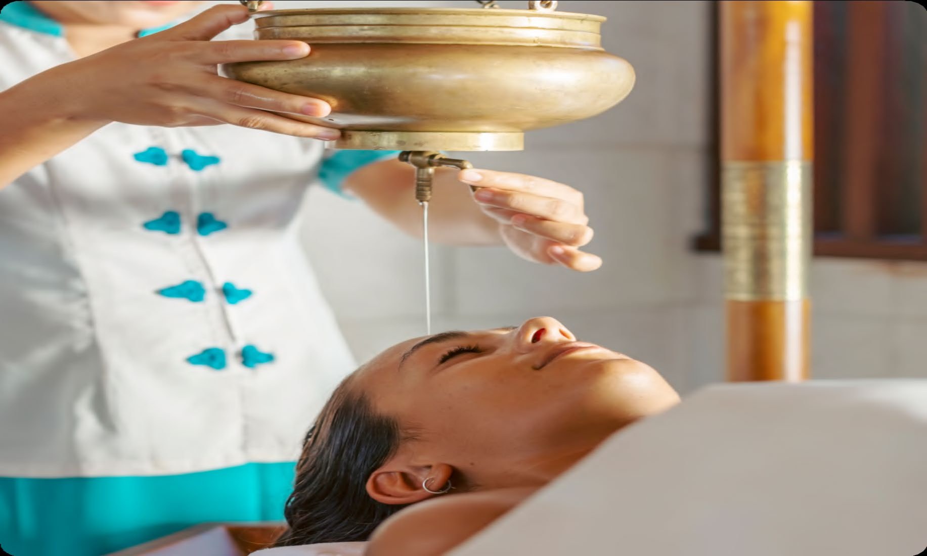 Traditional Shirodhara wellness treatment